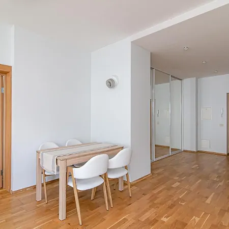 #stayhere - Spacious 1bdr With Terrace In Paupys