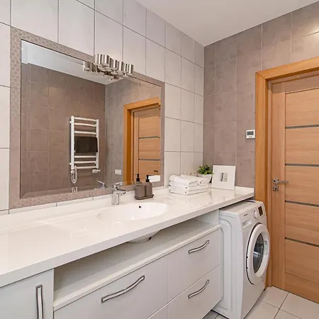 #stayhere - Spacious 1bdr With Terrace In Paupys
